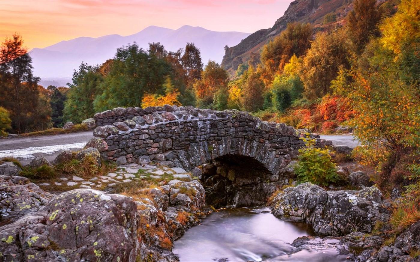 10+ Best Themes and Skins for Windows 11 Desktop 13 Bridges in Autumn