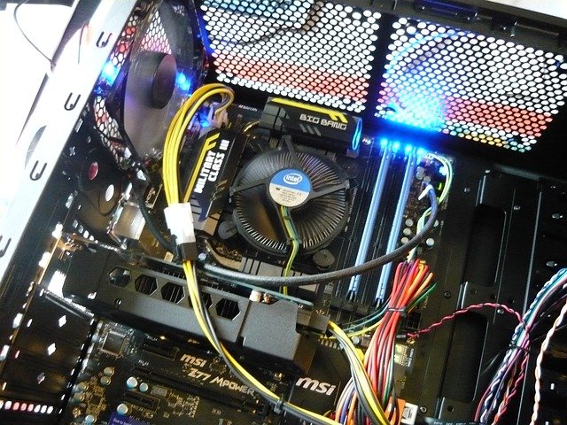 Why My Fan Speed Up when PC Screen Turns OFF? 2 CPU fan