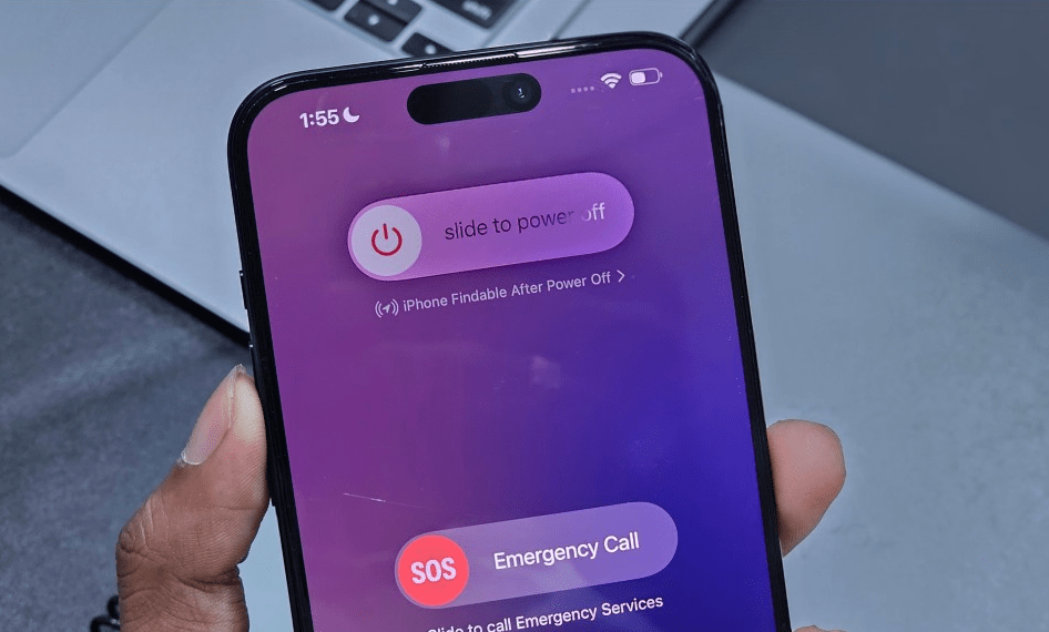How to Downgrade From iOS 18 Beta to iOS 17 Without Losing Data 2 Firstly, switch off your iPhone.