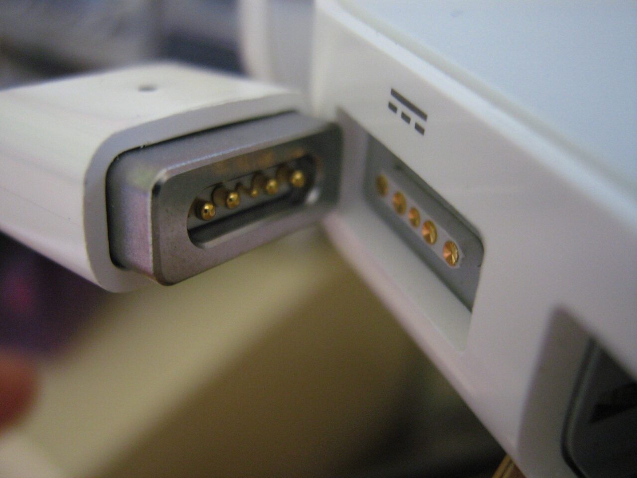 How to Solve Macbook Charging Port Connector Heating Issue? 1 Mac Charging Connector Heating Fix