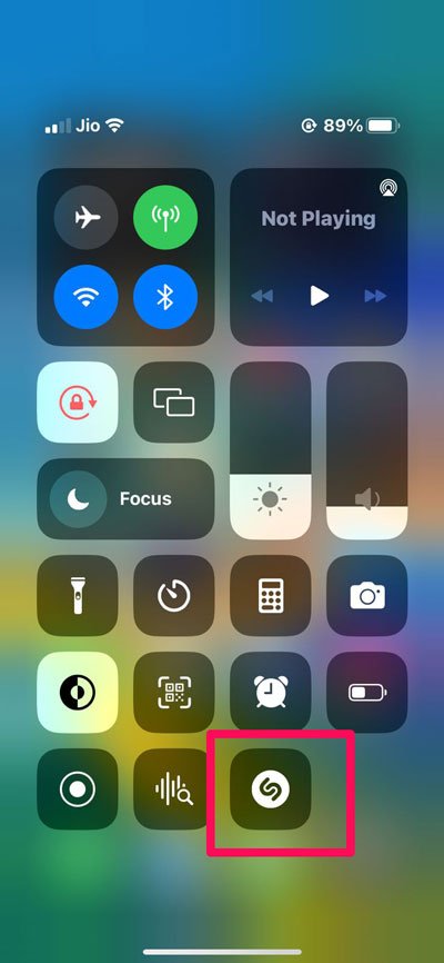 How to Get Live Lyrics Of a Song Playing Near You on iPhone? 5 Use Control Centre