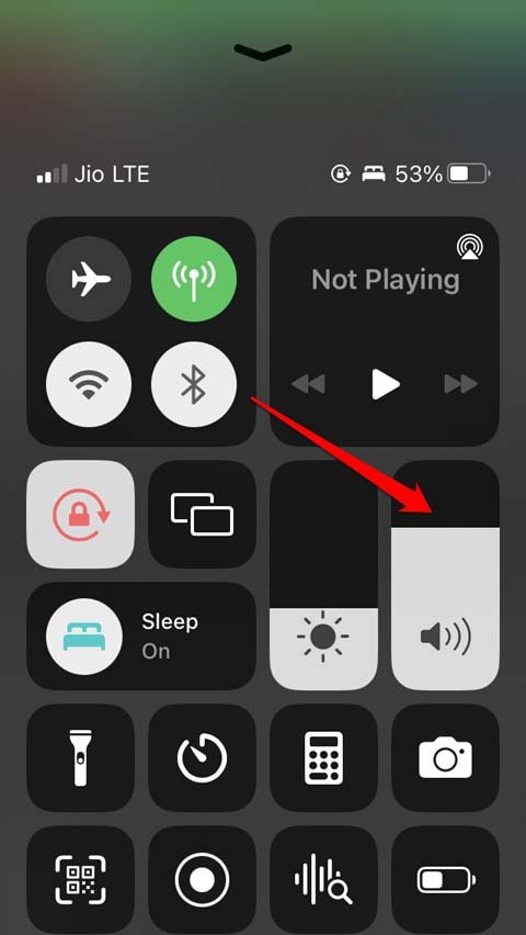How to Fix Volume Buttons Not Working on iPhone? 4 iOS control center volume bar