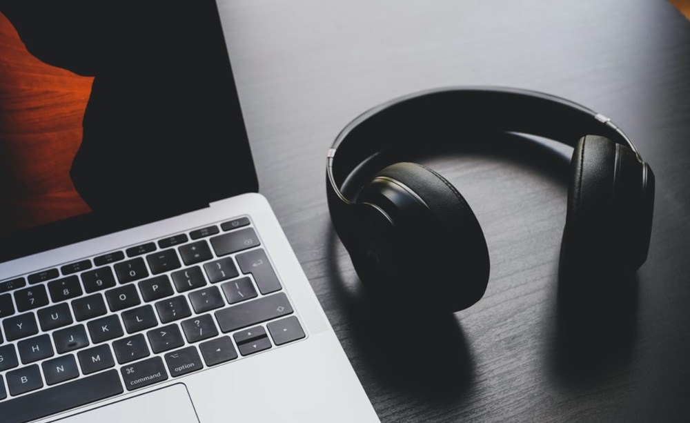 How to Fix Audio Not Working on Zoom Calls? 2 Plug-In/Out Your Headphones (Reconnect Them)